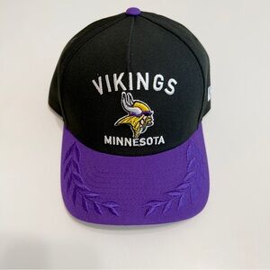 Minnesota Vikings New Era Black and Purple 2025 NFL Draft 39THIRTY Flex Hat Cap